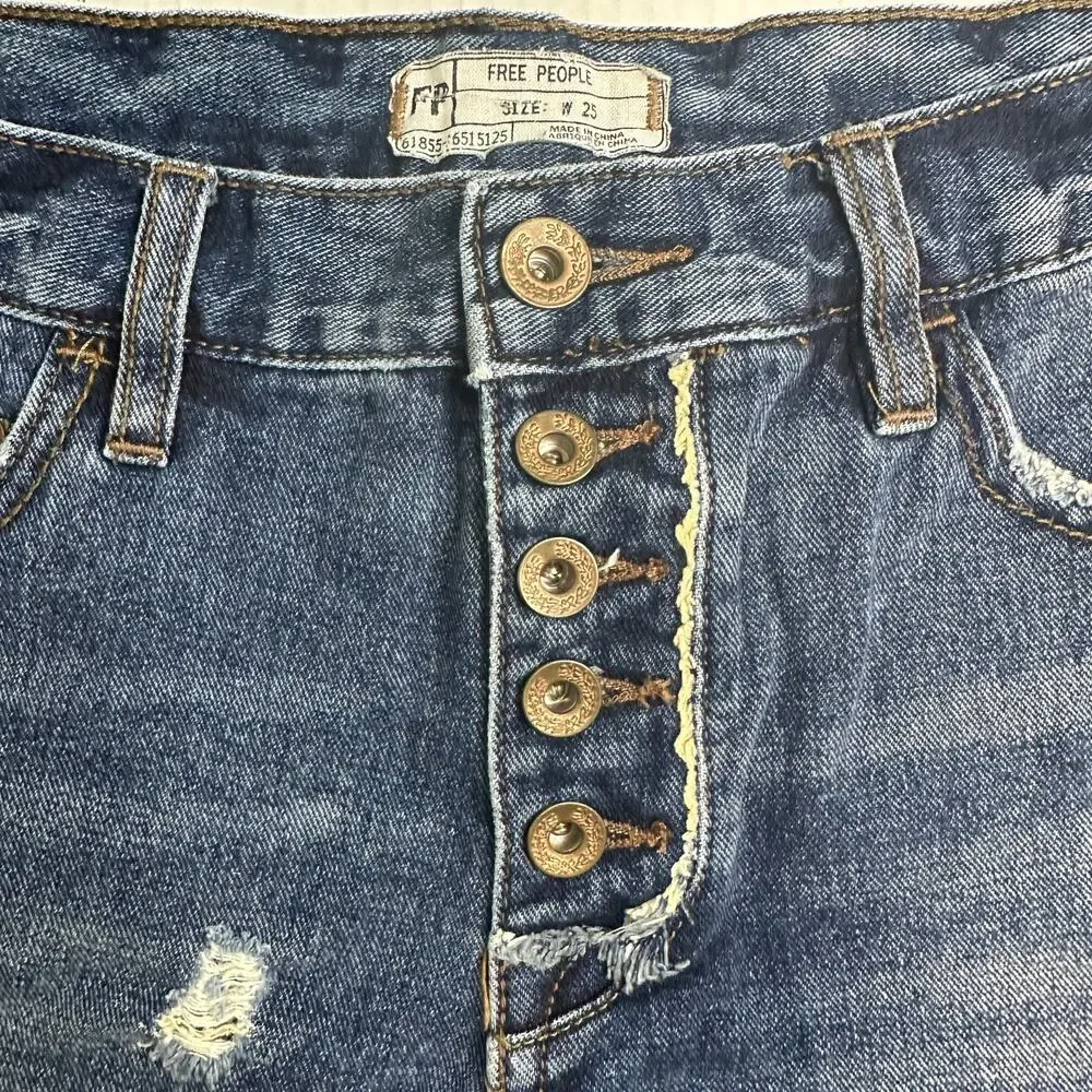 Free People Cut Off Jean‎ Shorts Size 25 Short Shorts Button Front Distressed